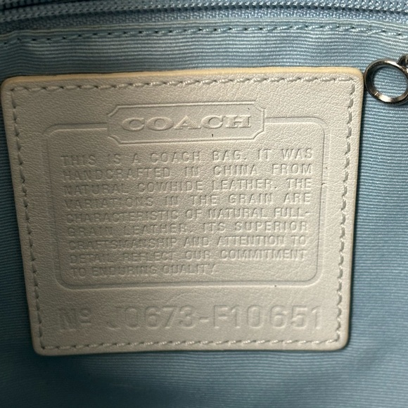 White coach Purse. Early 2000s. Gorgeous. - Picture 6 of 6